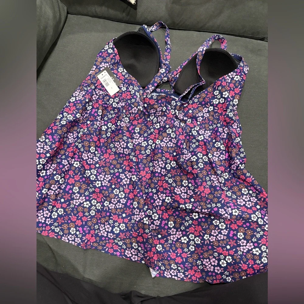 Torrid Wire-Free Twist Front Tankini - Picture 5 of 6